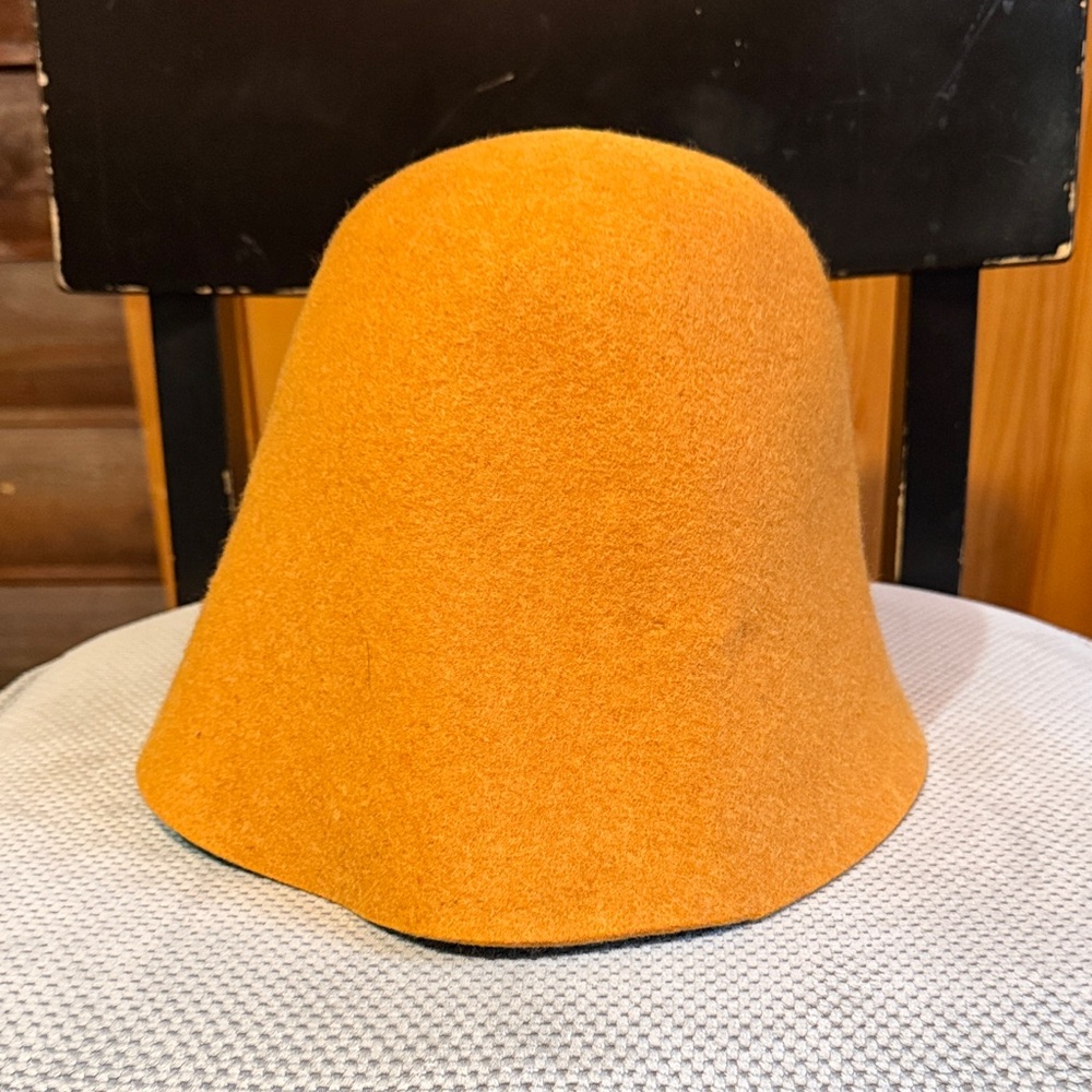 Vintage United Colors of Benetton Stylish Orange Felt Hat